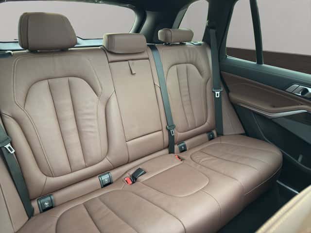 2021 BMW X5 xDrive40i - Image 18
