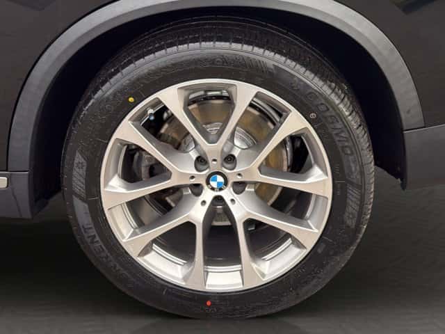 2021 BMW X5 xDrive40i - Image 12