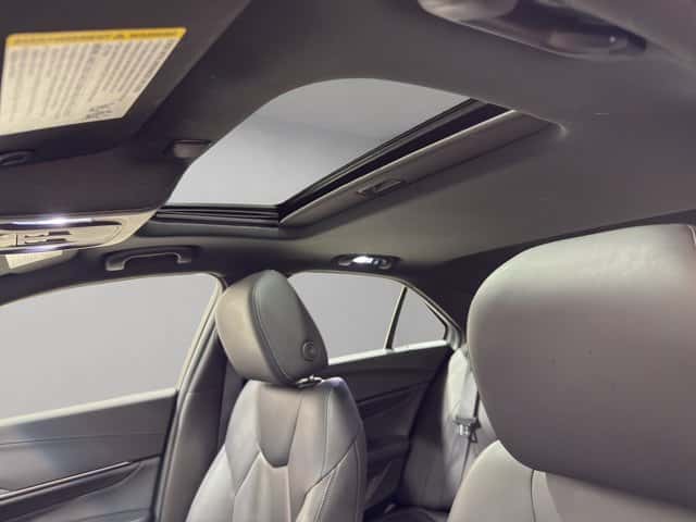 2022 Cadillac CT4 Luxury - Изображение 28