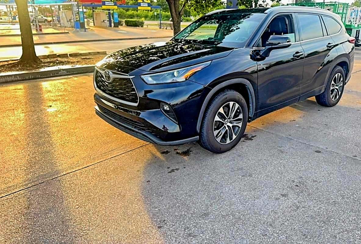 2023 Toyota Highlander XLE - Image 1