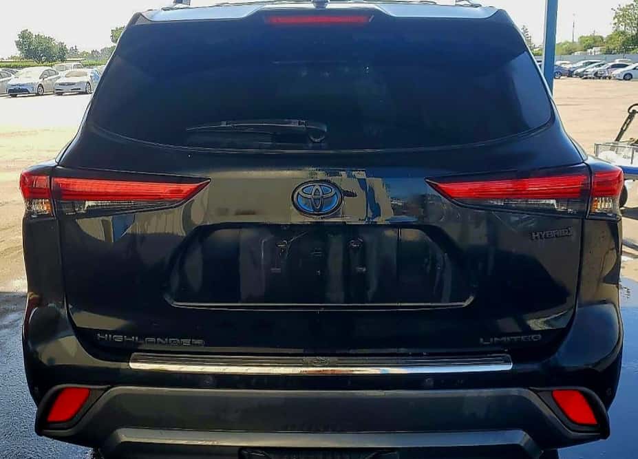 2023 Toyota Highlander XLE - Image 2