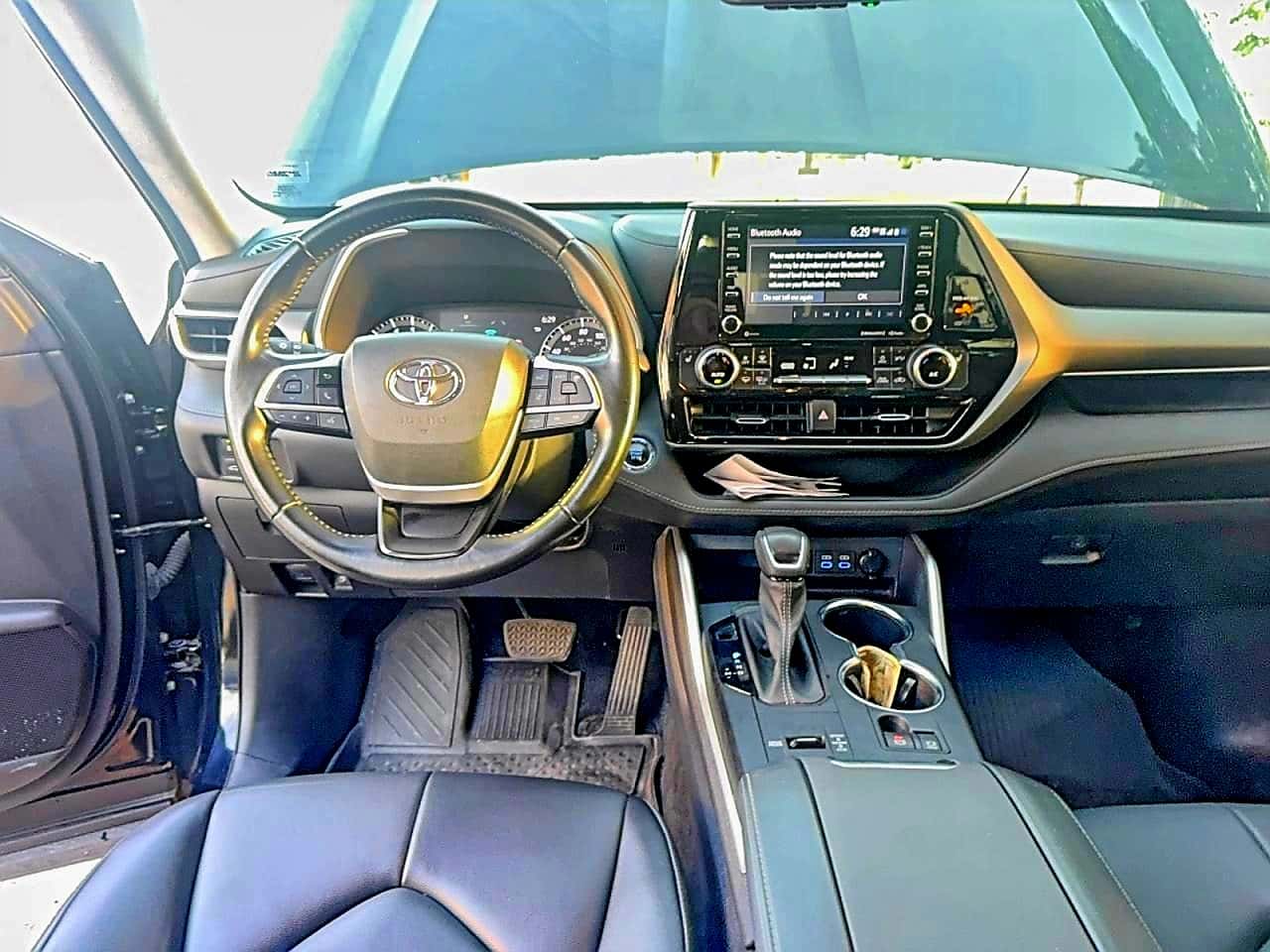 2023 Toyota Highlander XLE - Image 3