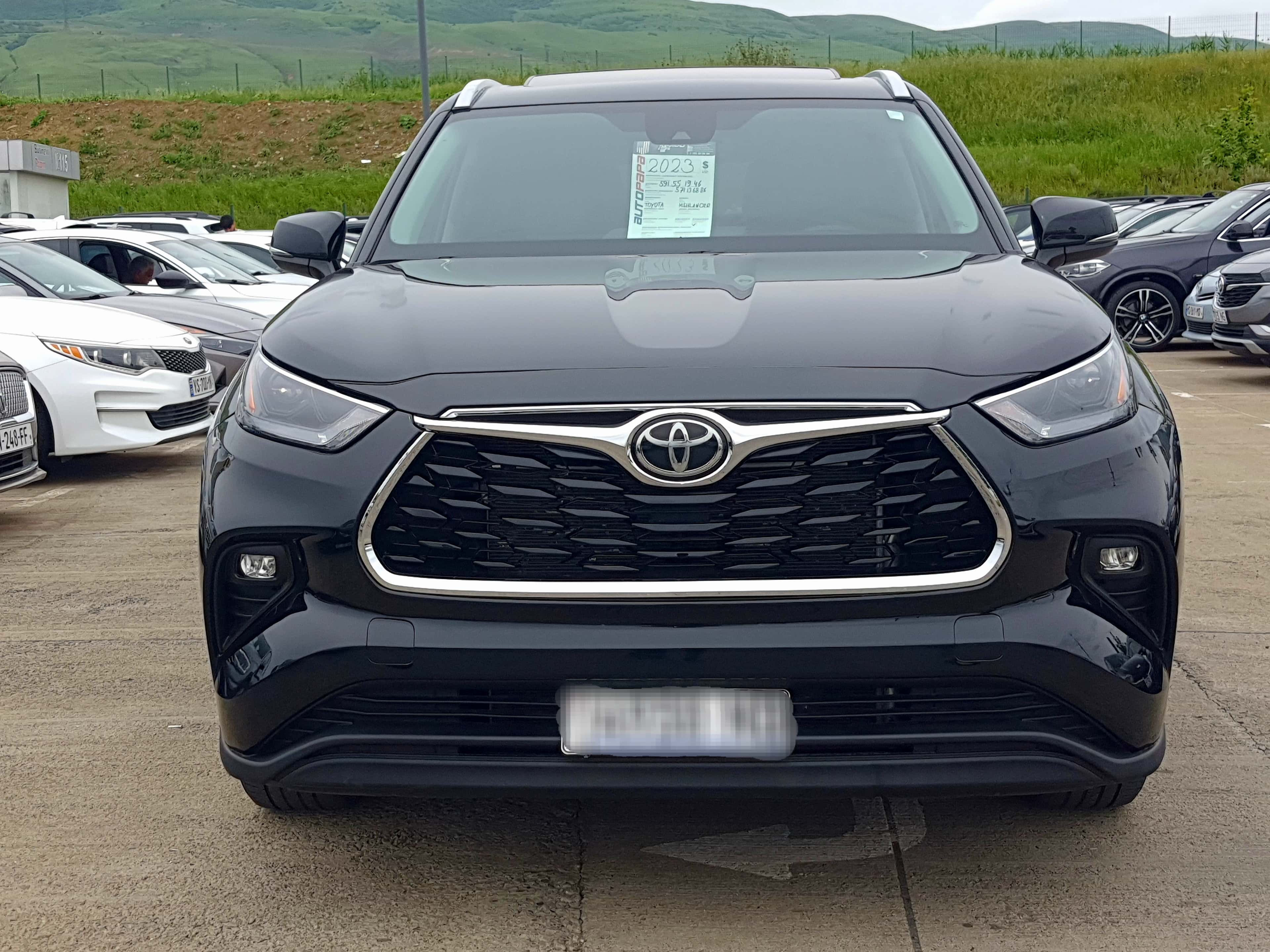2023 Toyota Highlander XLE - Изображение 1