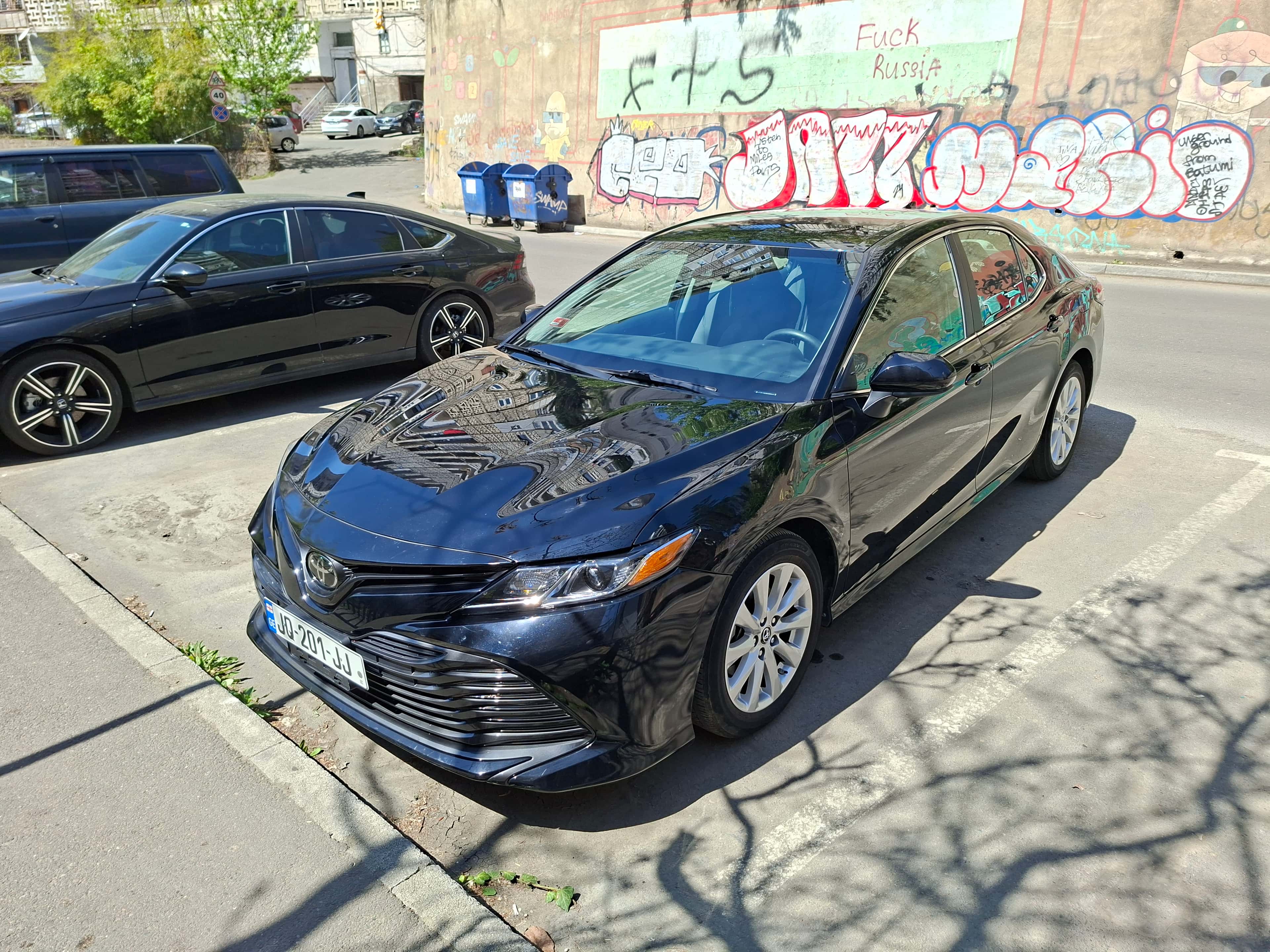2019 Toyota Camry le - სურათი 1