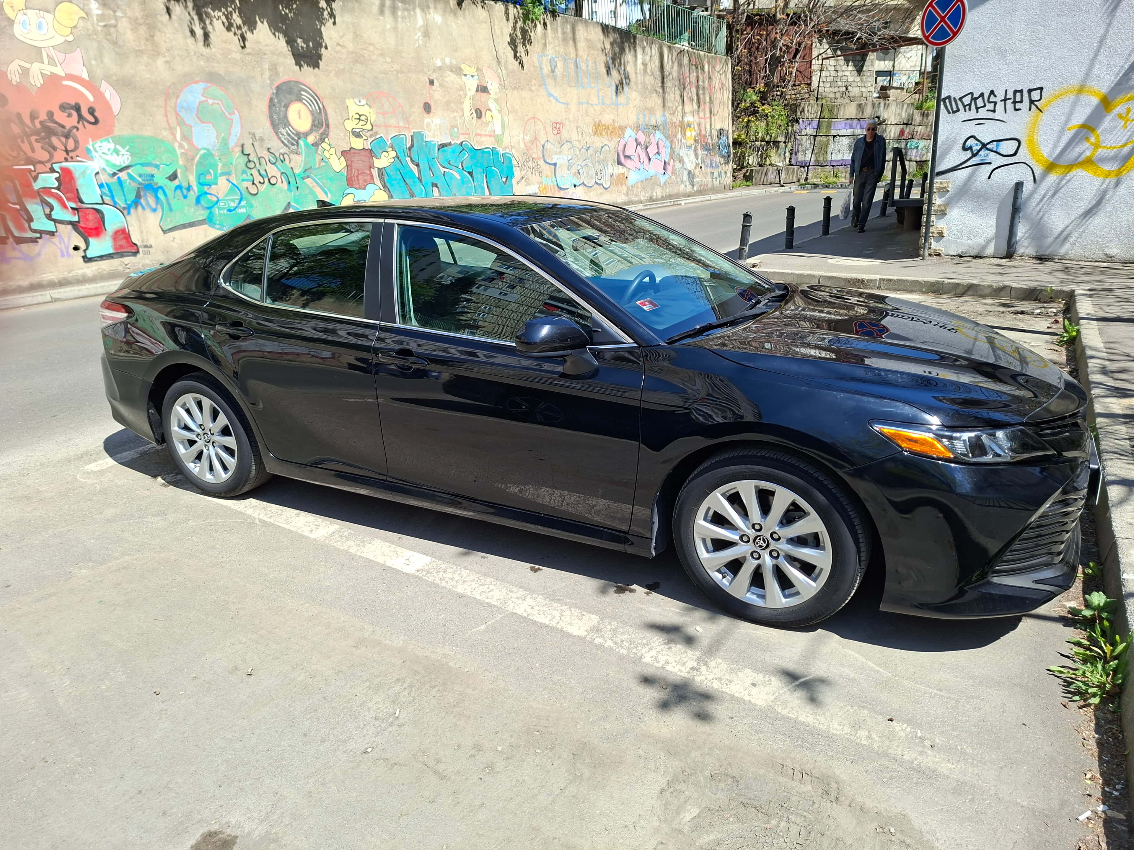 2019 Toyota Camry le - სურათი 4