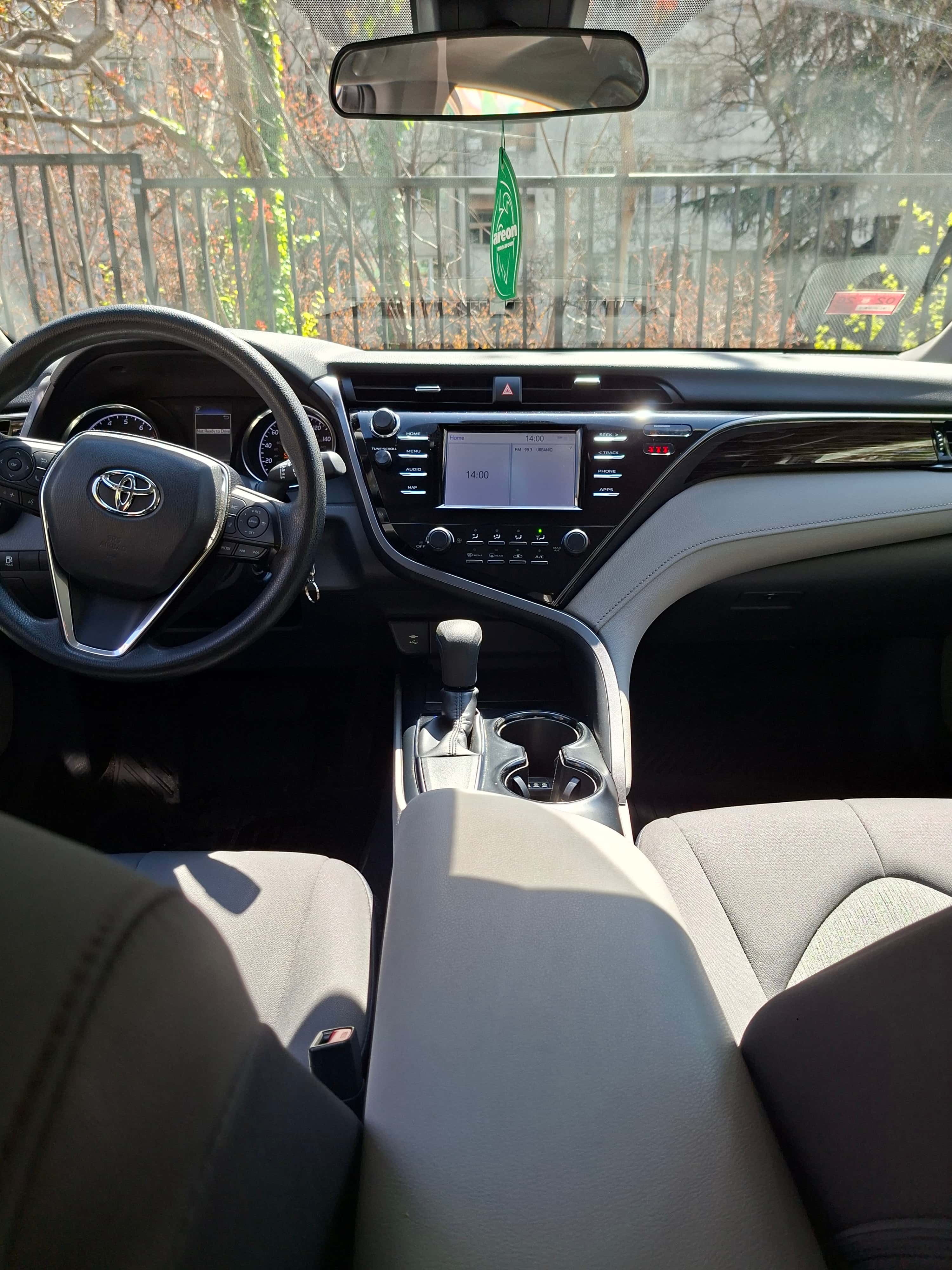 2019 Toyota Camry le - სურათი 5