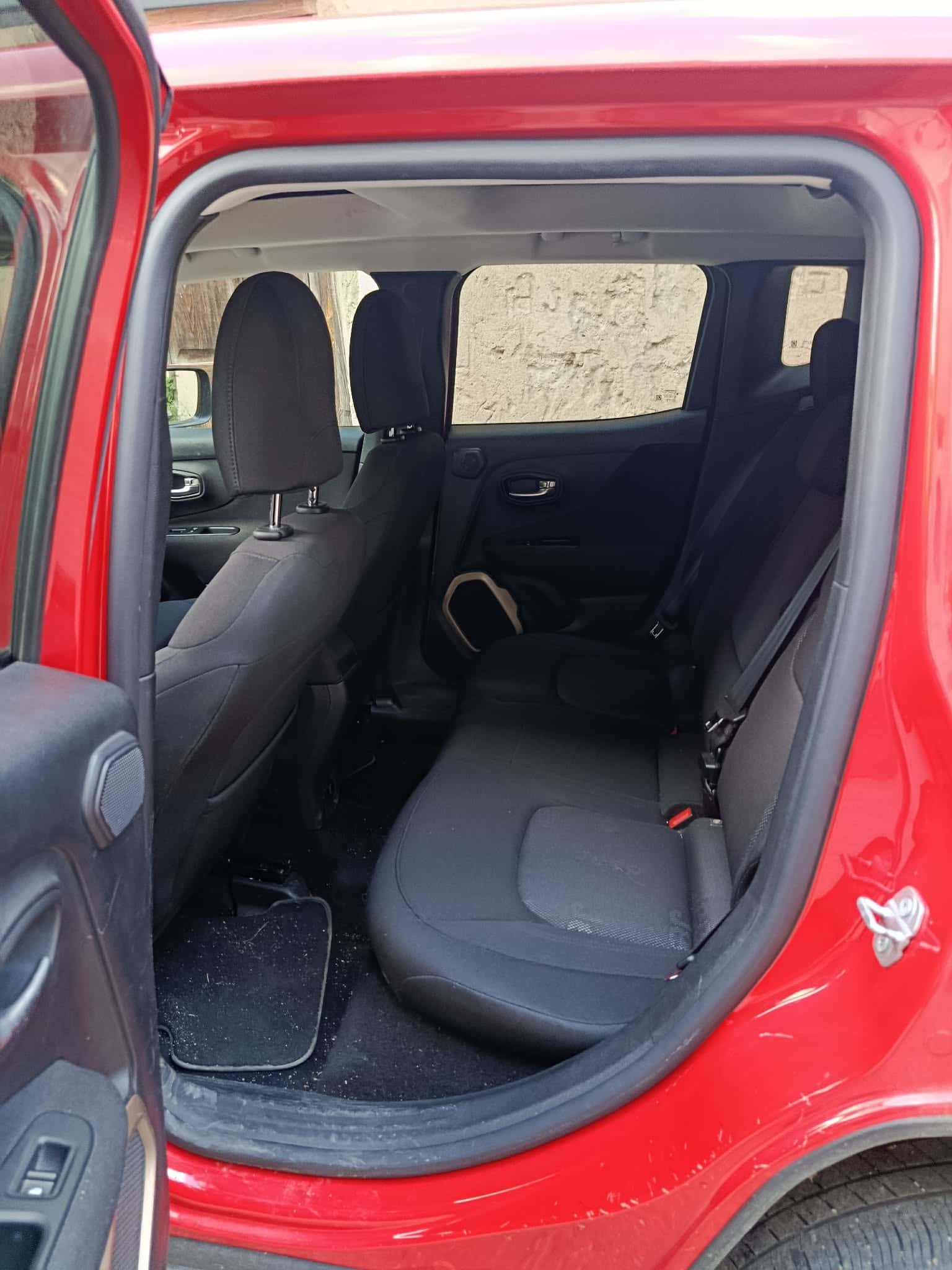 2015 Jeep Renegade Latitude - Image 6