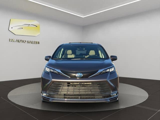 2024 Toyota Sienna XLE