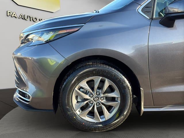 2024 Toyota Sienna XLE