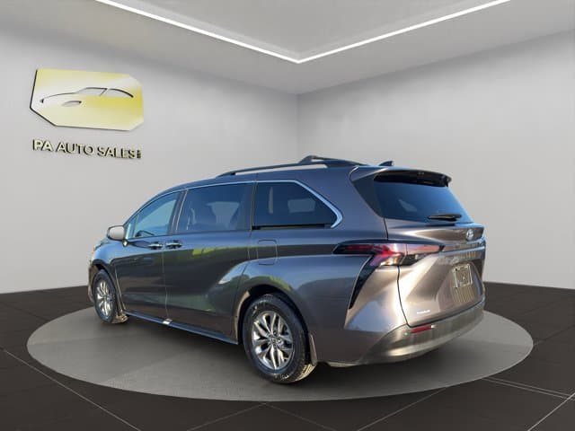 2024 Toyota Sienna XLE