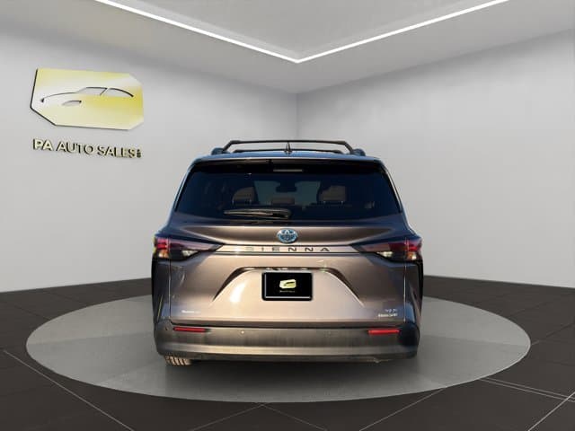 2024 Toyota Sienna XLE