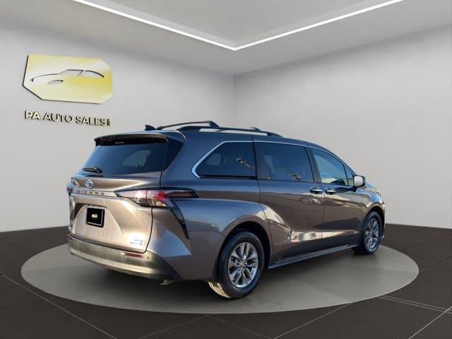 2024 Toyota Sienna XLE