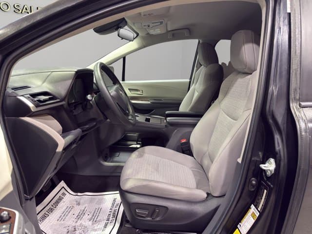 2024 Toyota Sienna LE Mini-, Passenger