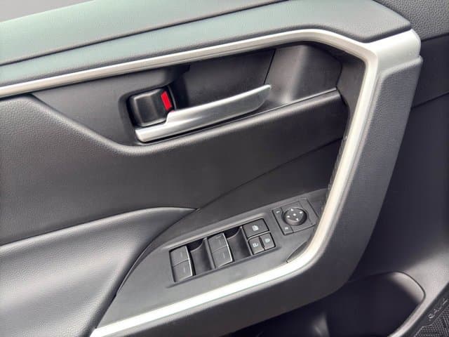 2023 Toyota RAV 4 Hybrid XLE