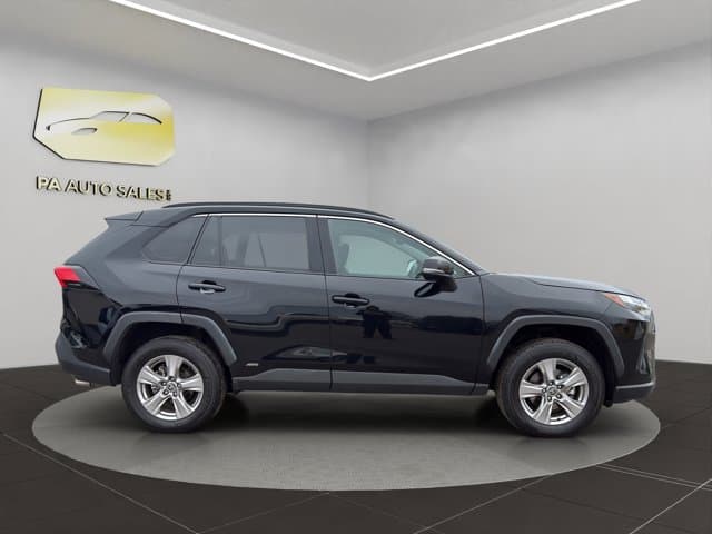 2023 Toyota RAV 4 Hybrid XLE