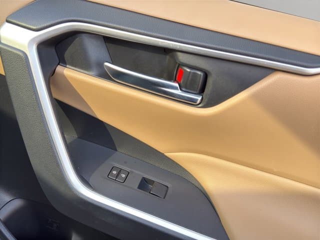 2021 Toyota RAV 4 Hybrid XLE