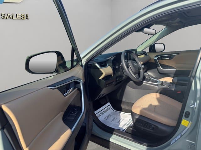 2021 Toyota RAV 4 Hybrid XLE