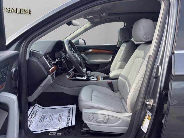 2022 Audi Q5 S line Premium Plus