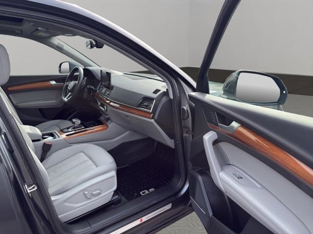 2022 Audi Q5 S line Premium Plus