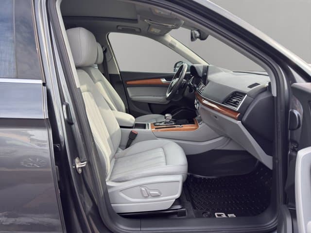 2022 Audi Q5 S line Premium Plus