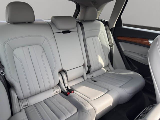 2022 Audi Q5 S line Premium Plus