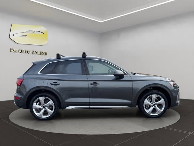 2022 Audi Q5 S line Premium Plus