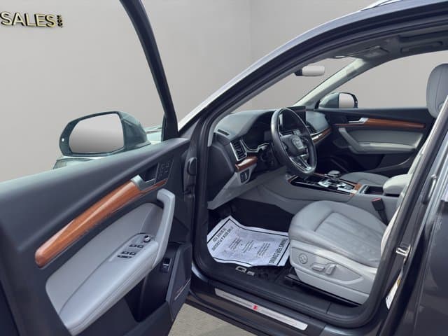 2022 Audi Q5 S line Premium Plus