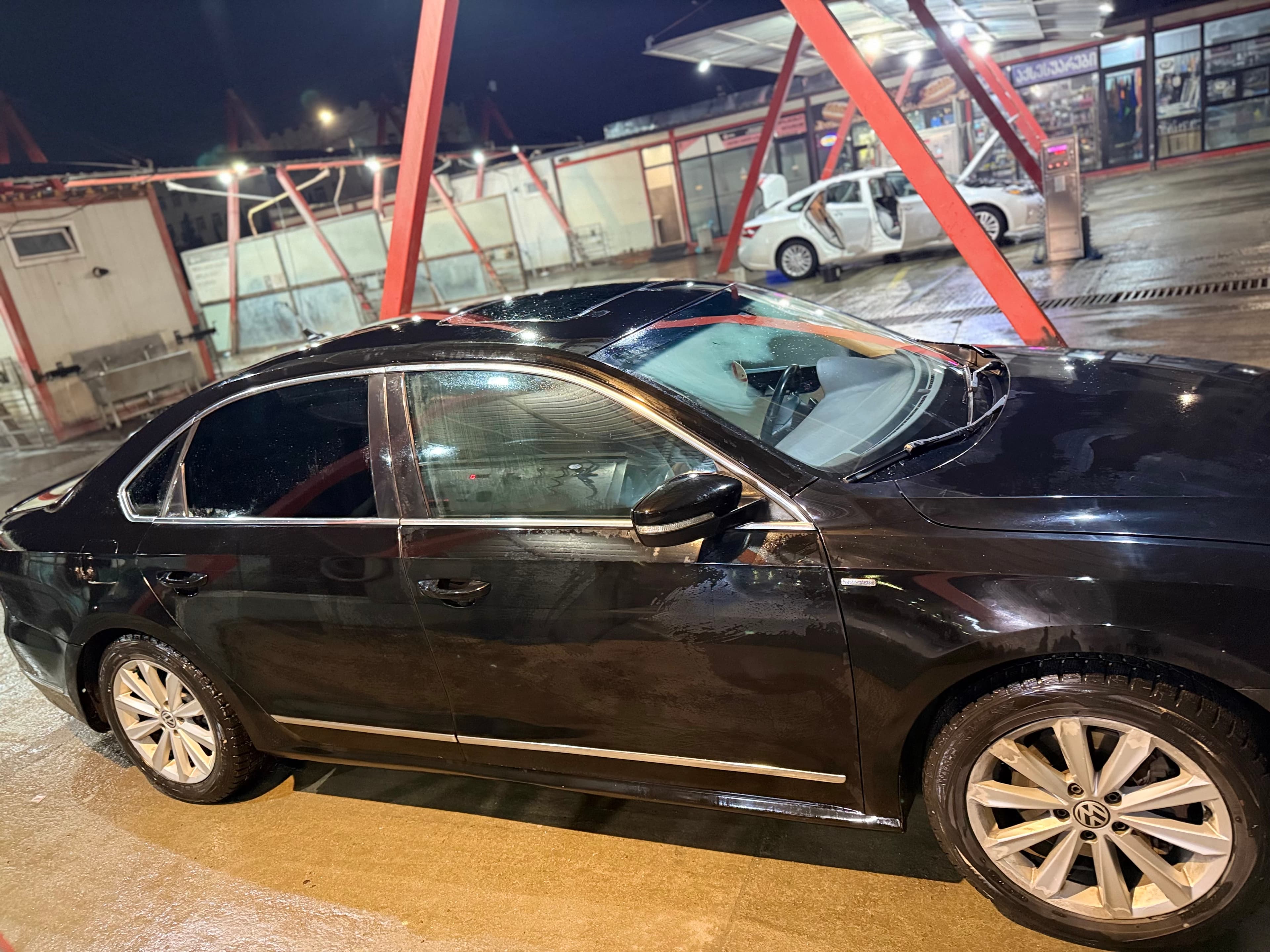 2013 Volkswagen Passat Sel